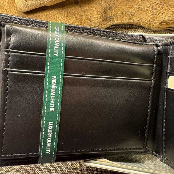 Perry Ellis Portfolio Men's Genuine Leather Passcase ID Wallet Black NWT - Picture 7 of 13